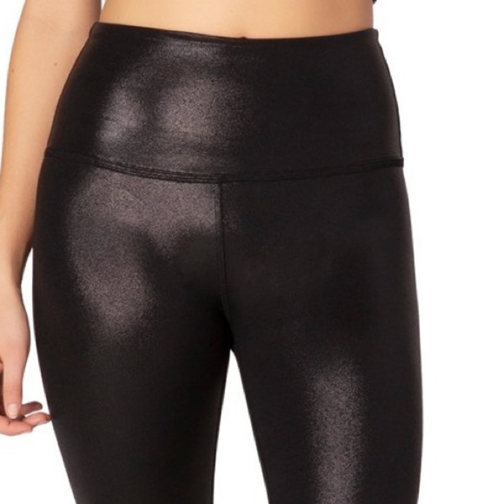 Beyond Yoga Pearlized Biker Shorts Black